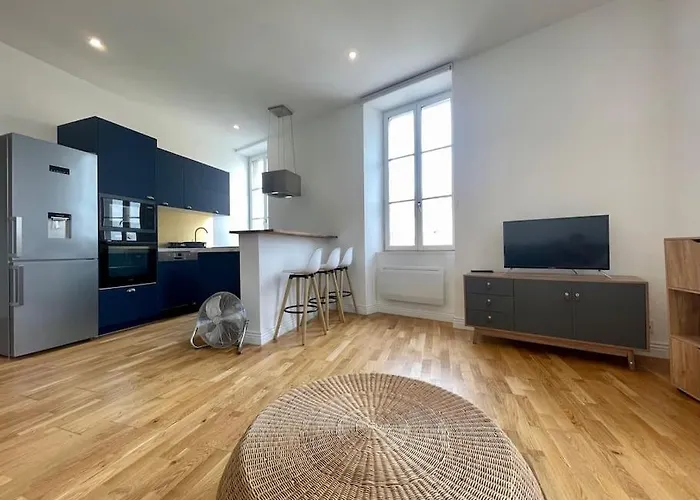 Chez Pierrot - Pont-neuf - Vue Cite Medievale *